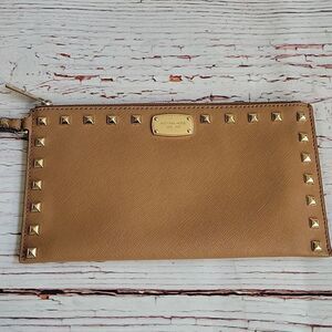 MICHAEL KORS Tan Medium Sized Wristlet